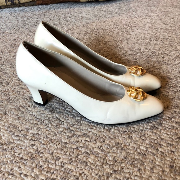 Vtg Salvatore Ferragamo Bone Gold ball logo shoes - Picture 2 of 7